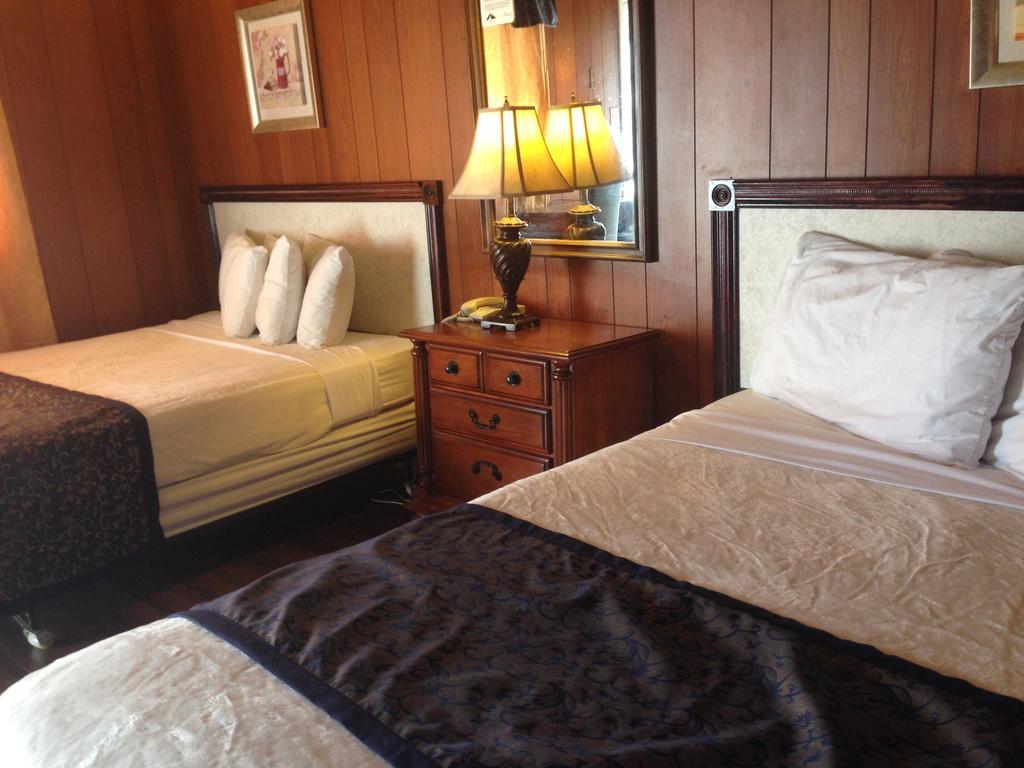 Blue Mountain Motel Pincher Creek Quarto foto